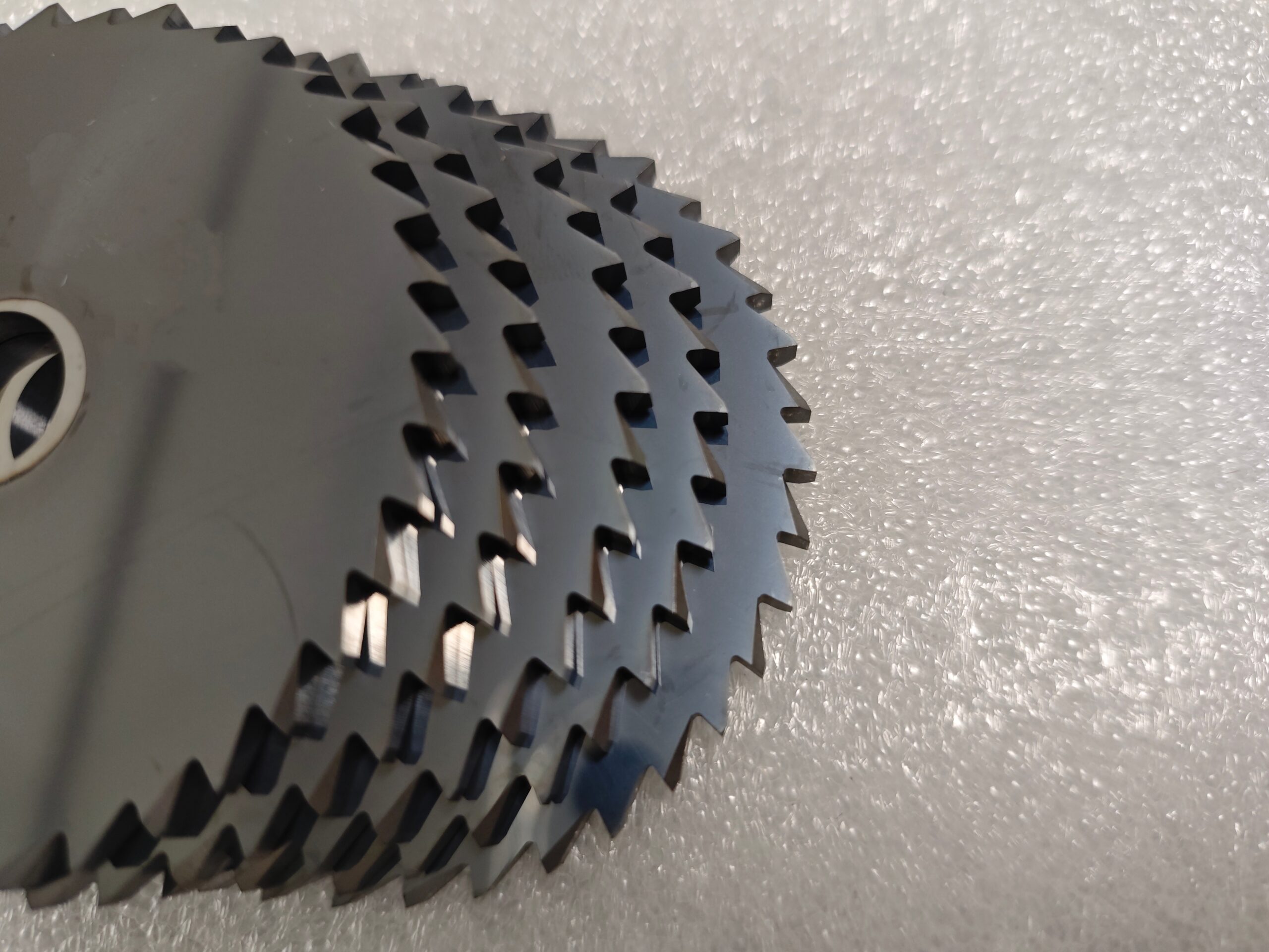 2.75 inch TiAlN coated solid carbide staggered tooth slitting saw, 0.1562 inch bore, 0.500 inch thickness, 40T